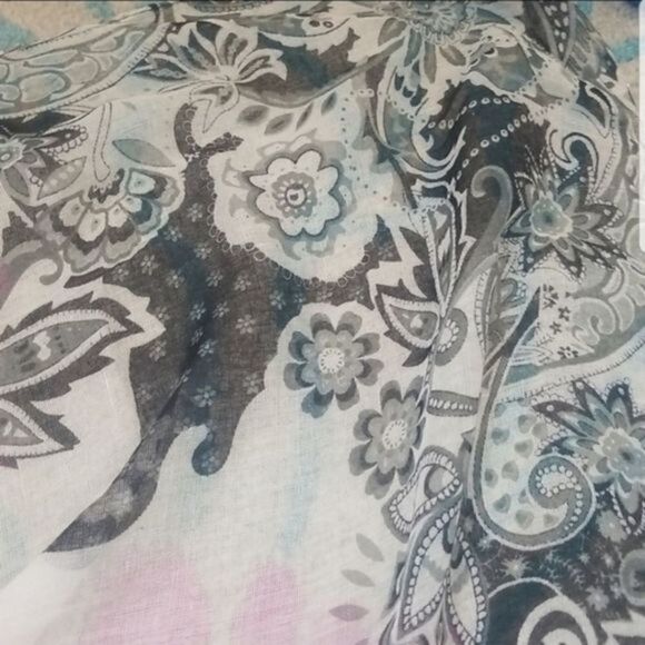 Women's scarf 37x37 inches sheer flower black and creamy white sheer neck wrap - Picture 3 of 3